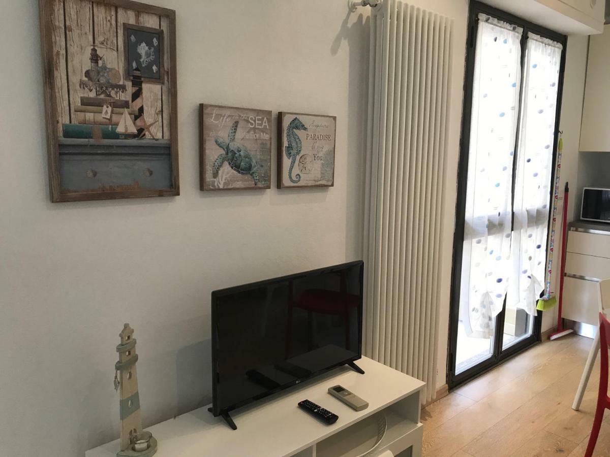 Casa Celeste Apartment Viareggio Ngoại thất bức ảnh