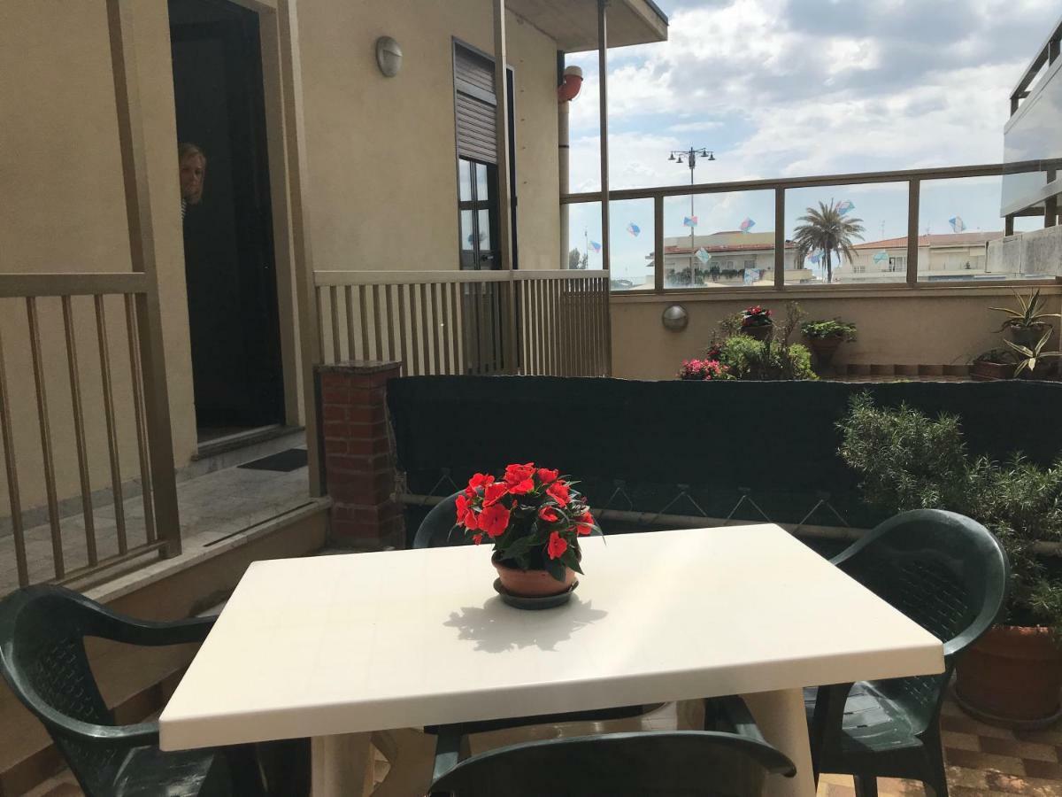 Casa Celeste Apartment Viareggio Ngoại thất bức ảnh